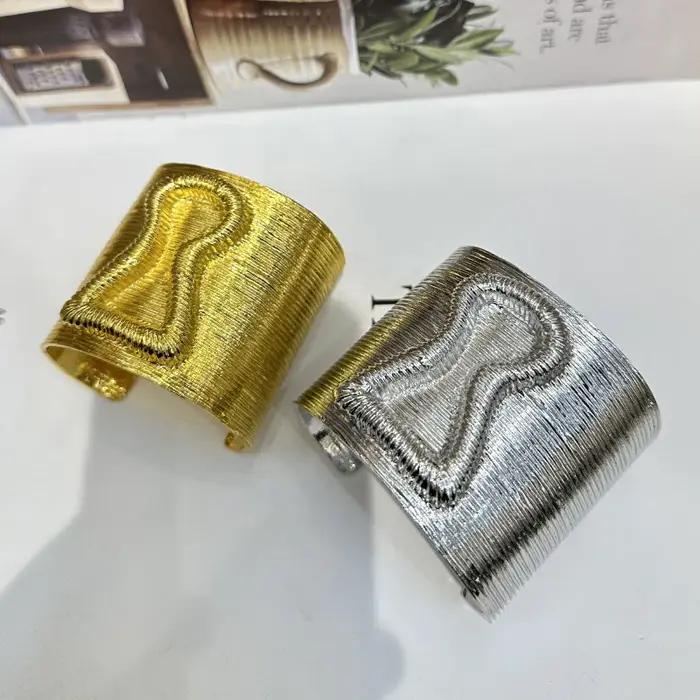 Bracelet manchette plaqué métal pour femmes