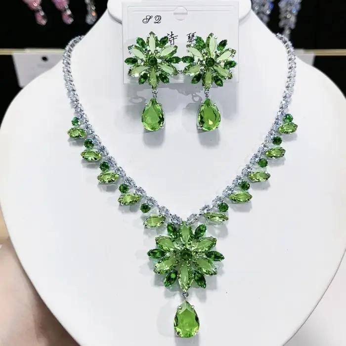 Femmes flocon de neige fleur mode Zircon luxe collier boucles d'oreilles ensemble 2025