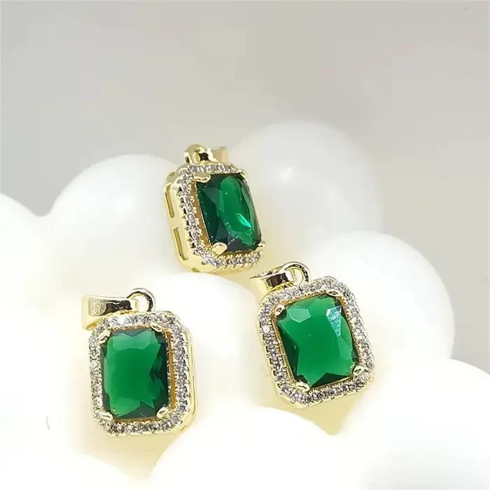 Collier de luxe en Malachite verte pour femmes, sensation haut de gamme, pendentif, pièce unique, chaîne de clavicule polyvalente à la mode