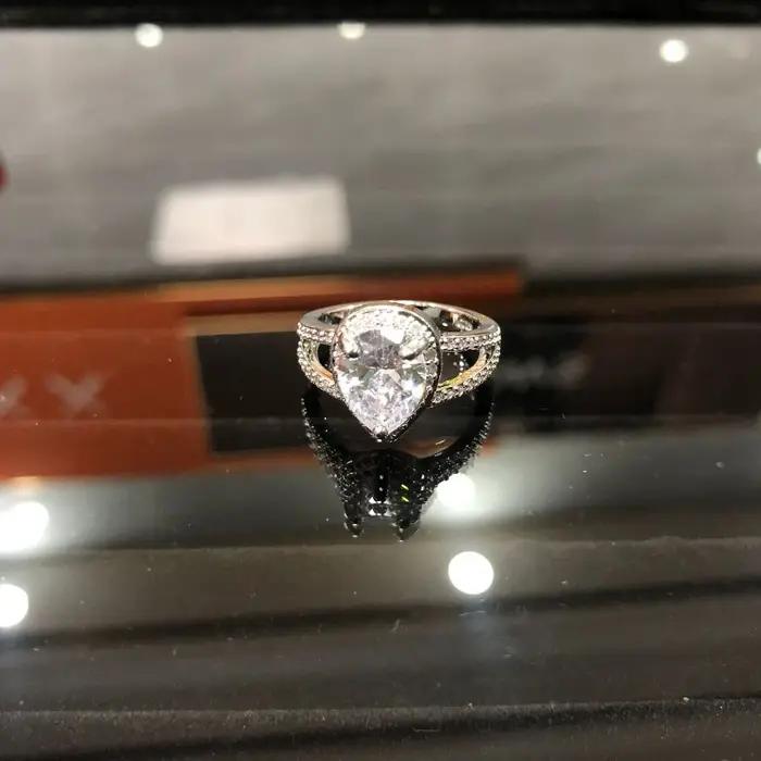 Bagues de mariage de luxe en forme de goutte d'eau pour femmes