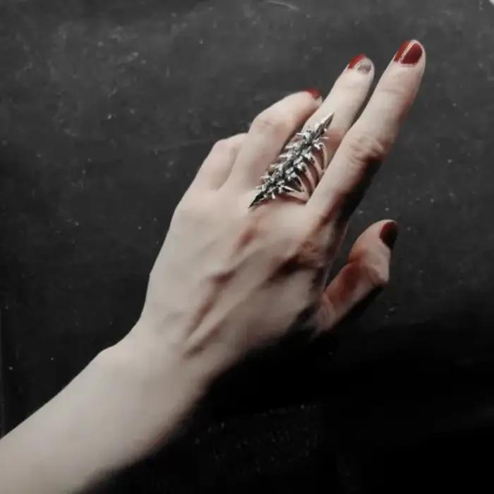 Bague Squelette Gothique Cyberpunk Unisexe Original pour Hommes et Femmes Occasions Spéciales Goths et Amateurs de Culture Futuriste