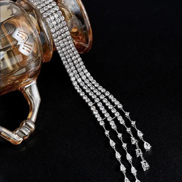 Broche longue à pampilles en cristal pour femmes