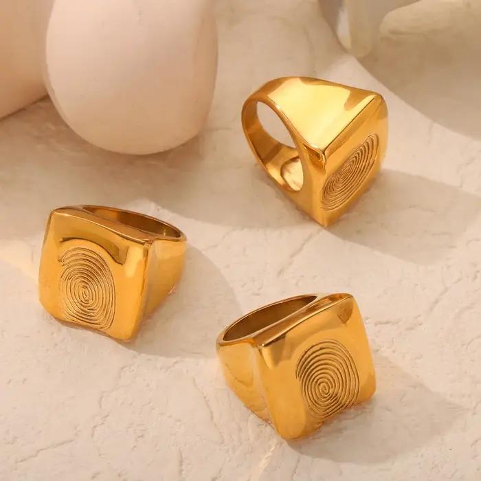 Bague rétro tendance en acier inoxydable pour femmes