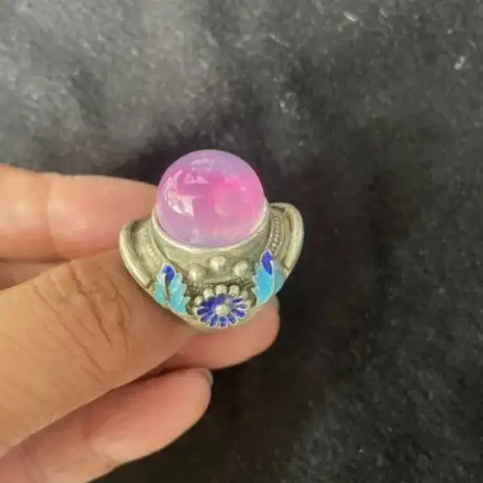 Bague vintage antique incrustée de pierres précieuses