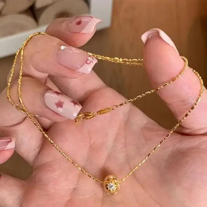 Collier classique brillant avec incrustation de perles rondes et étoiles en diamant, pendentif scint