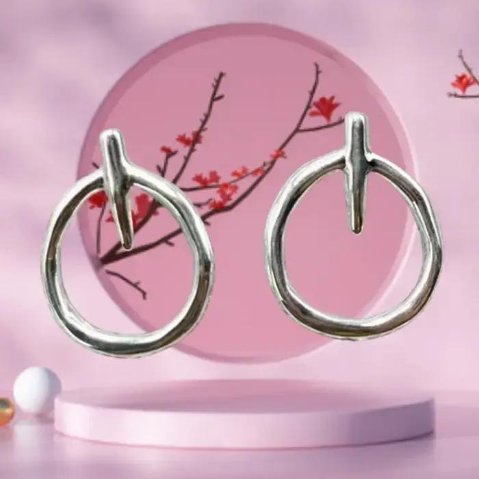 Les belles boucles d'oreilles exquises à breloques en argent les plus vendues et cadeaux de bijoux pour femmes pour l'été en Europe et en Amérique en 2025
