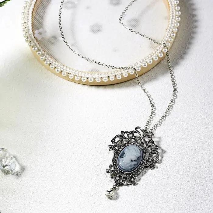 Vintage camée beauté Portrait pendentif collier pour femmes hommes de luxe résine dame reine fleur papillon longue chaîne de pull bijoux