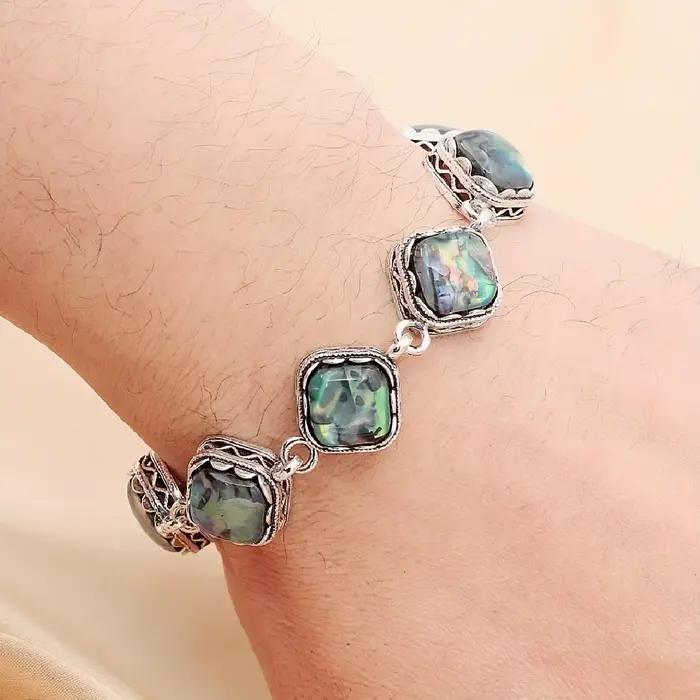 Bracelet en coquillage d'ormeau coloré