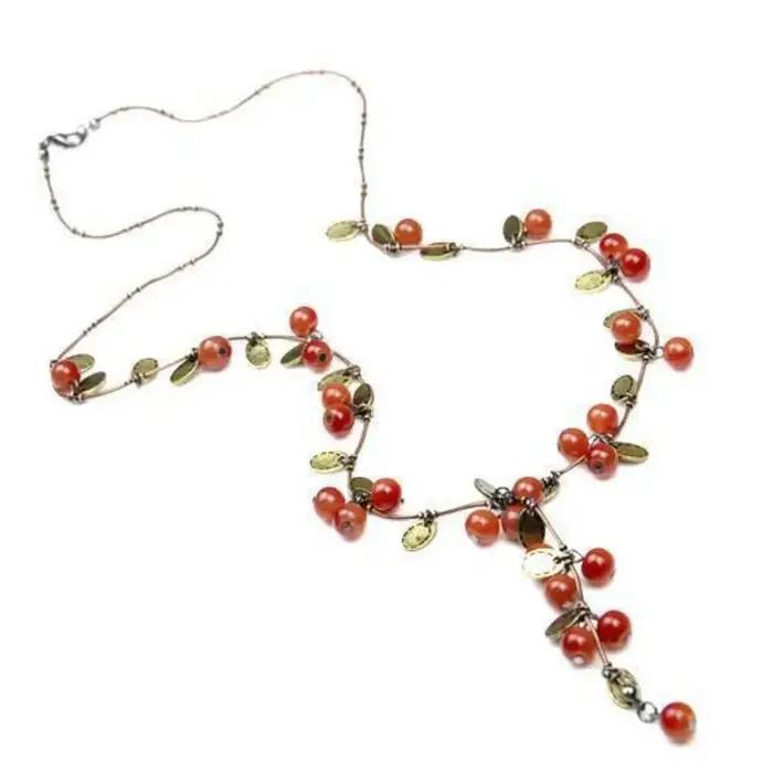 Collier de baies rouges romantique en plastique et alliage de zinc or jaune clair pour femmes et filles occasions spéciales romantiques et naturelles
