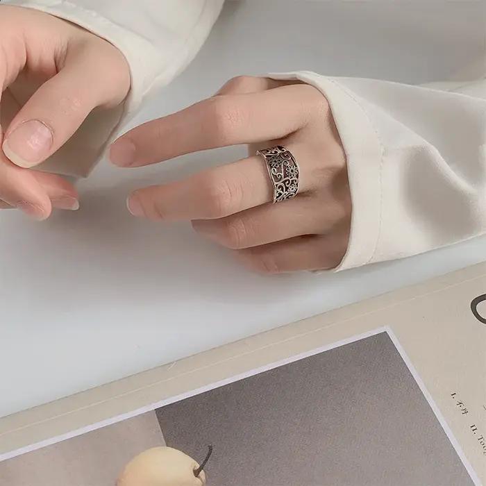 Bague élégante en argent sterling 925 avec fleur gravée