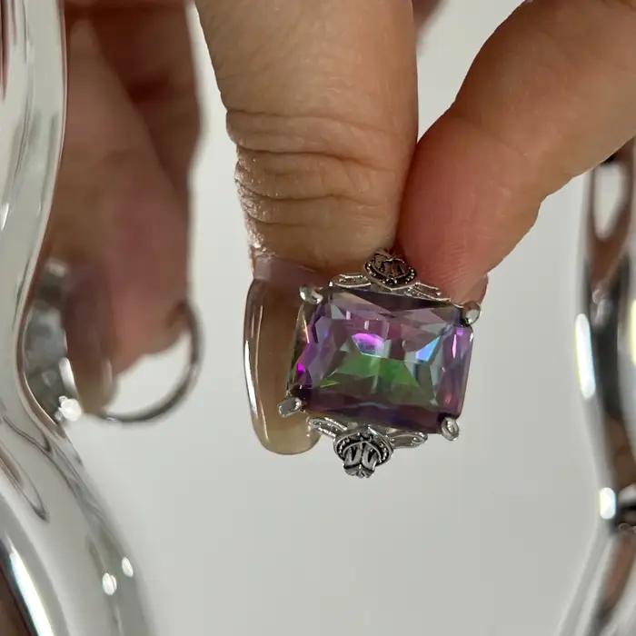Superbe bague pour femme avec topaze sept couleurs et diamant carré - Style unique et luxueux - Cadeau d'anniversaire