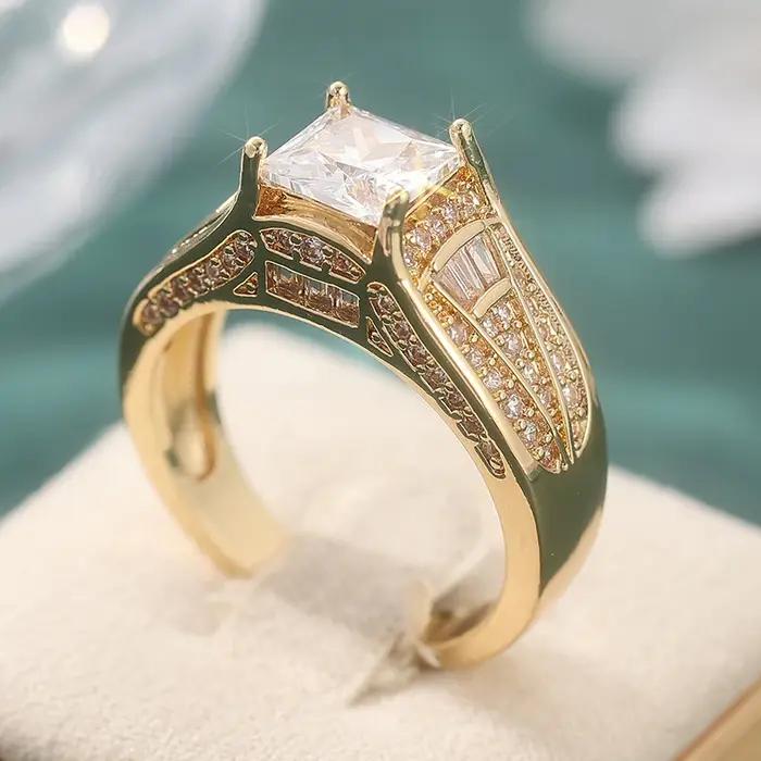 Bague de fiançailles romantique plaquée or avec zircone pour femme occasions spéciales et banquets