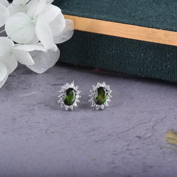 Boucles d'oreilles diopside authentiques pour femmes