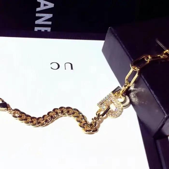 Nouveau bracelet pour femme à la mode avec zircon étincelant incrusté de la lettre B. Bracelets pour femmes Rock et hip-hop.