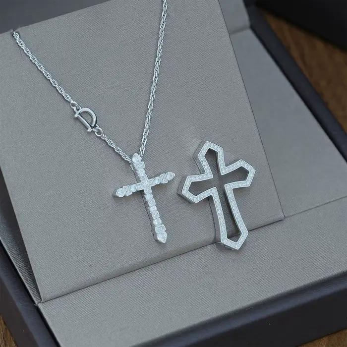 Collier pendentif croix épaisse avec croix entièrement sertie de zircons, style gothique, plaqué or de qualité, bijoux de luxe unisexe, colliers ras du cou délicats