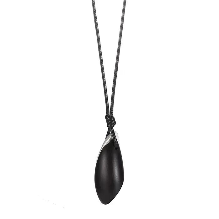 Collier pendentif ethnique en ébène
