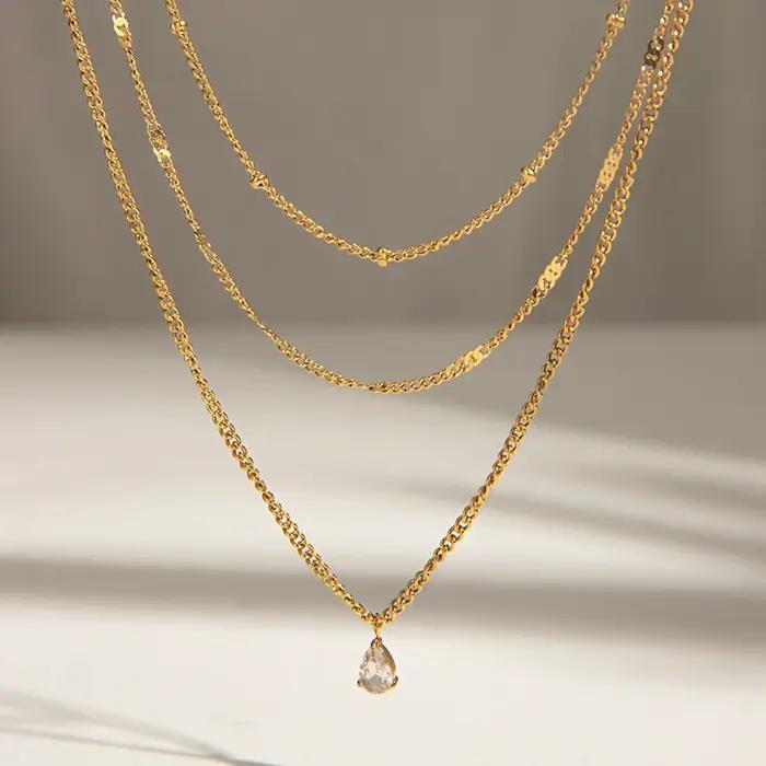 Collier Trois Couches en Acier Inoxydable Plaqué Or 18 Carats avec Pendentif Zircon Pour Femmes Usage Quotidien Soirées Élégantes