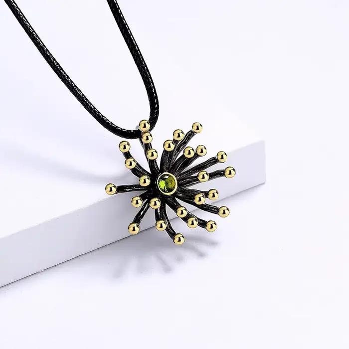 Collier bicolore style ethnique bohème pour femme pendentif coeur fleur noir or occasion spéciale voyage artiste