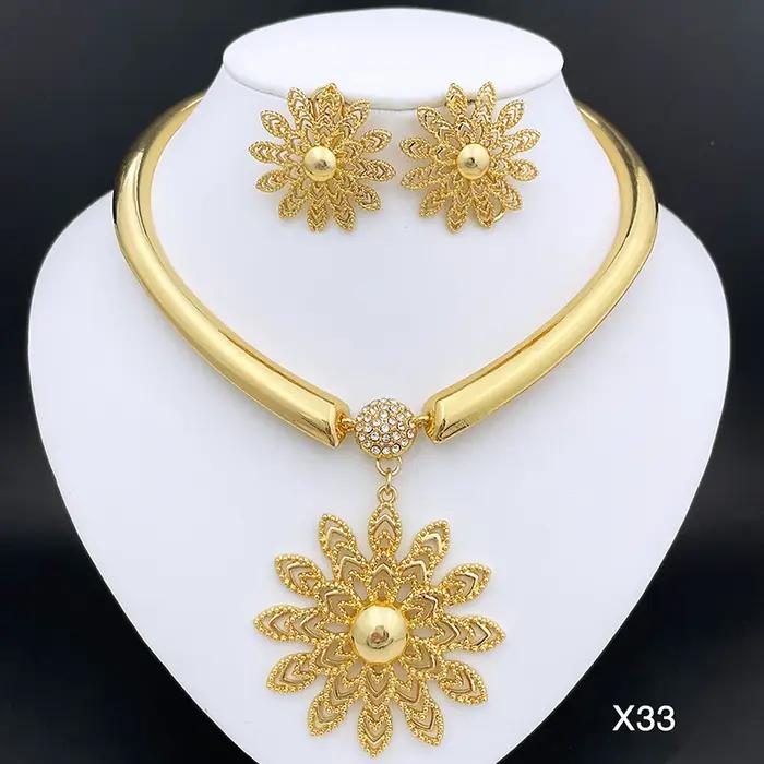Ensemble collier et boucles d'oreilles plaqué or 18 carats pour femmes