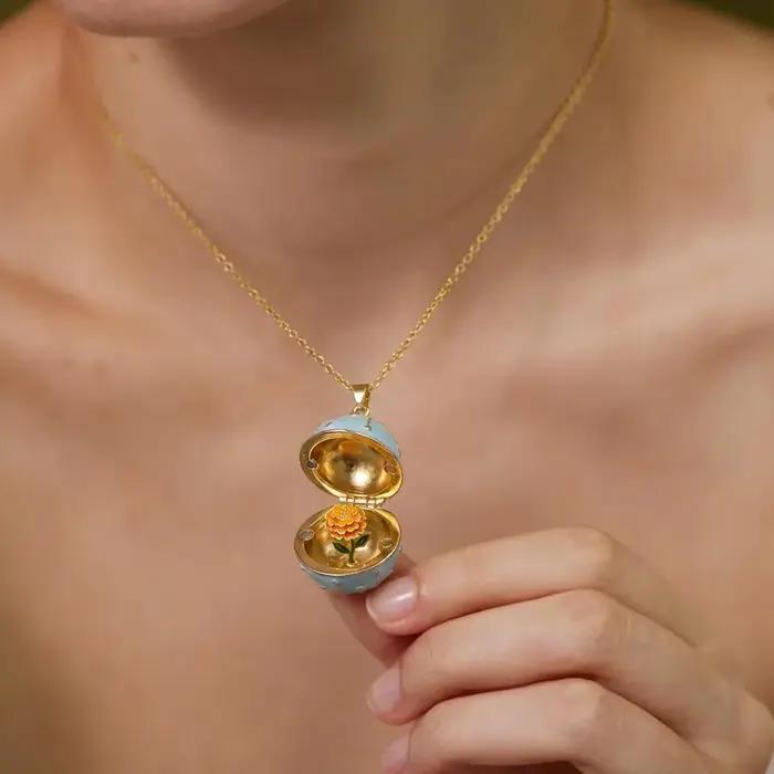 Collier Fleur du Mois pour Femme – Nouveauté Tendance – Boîte Ronde Ouvrable