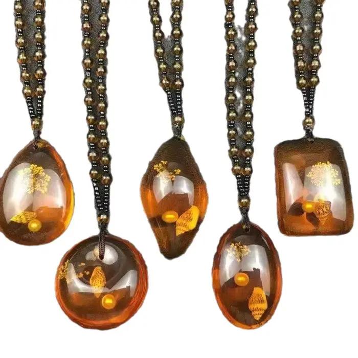 Collier en résine ambre imitation jade jaune pendentif cœur et fleur unique pour femmes occasions spéciales bijou cadeau