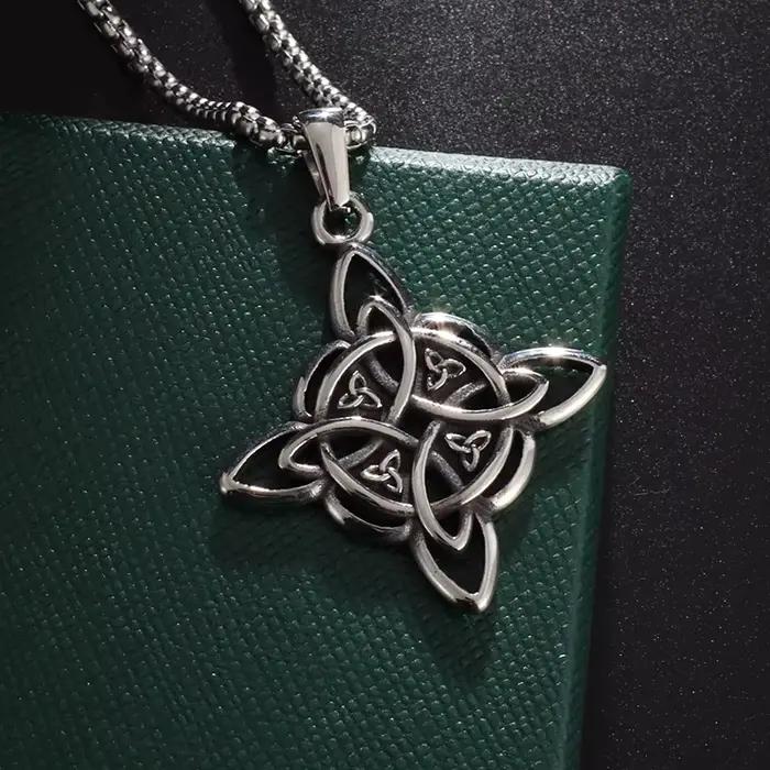 Collier rond à nœud celtique pour hommes, bijoux, amulette à Rune nordique, pull à la mode, cadeau