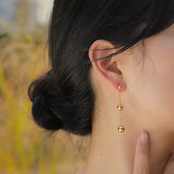 Boucles dorees geometriques anti-allergie pour femmes mode et elegance occasion speciale anniversaire mariage