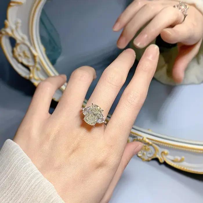 Bague en diamant à haute teneur en carbone