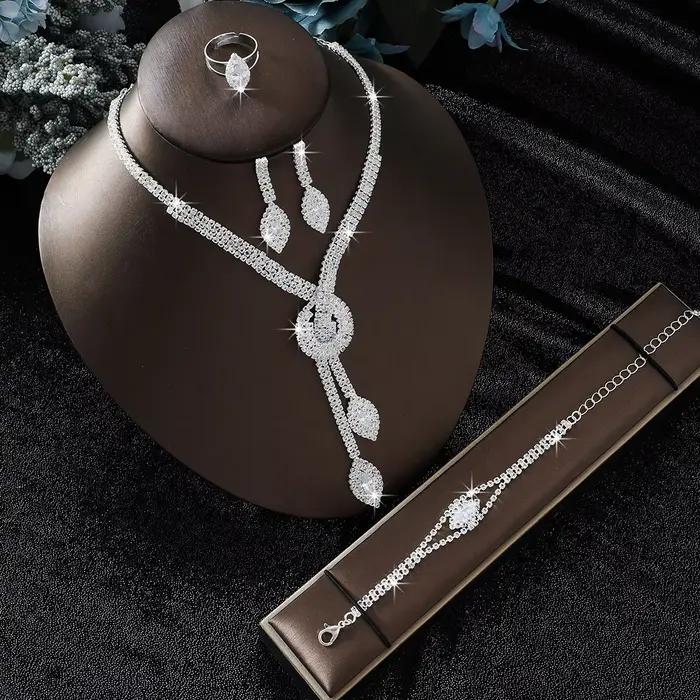 Ensemble de bijoux exquis et luxueux pour mariée, comprenant un collier et des boucles d'oreilles en