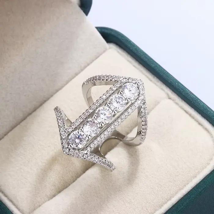 Magnifique bague de doigt pour femme, bijoux de fête de mariage, bijoux de luxe en zircone brillante, accessoires de fiançailles, contre-indiqué, nouveau