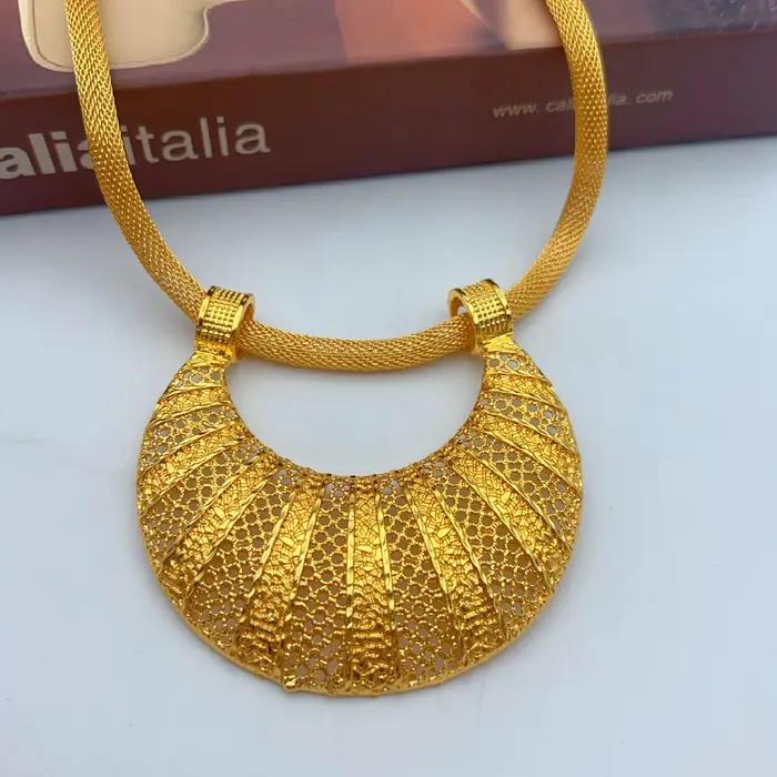 Parures de bijoux indiennes (collier et boucles d'oreilles) pour femmes