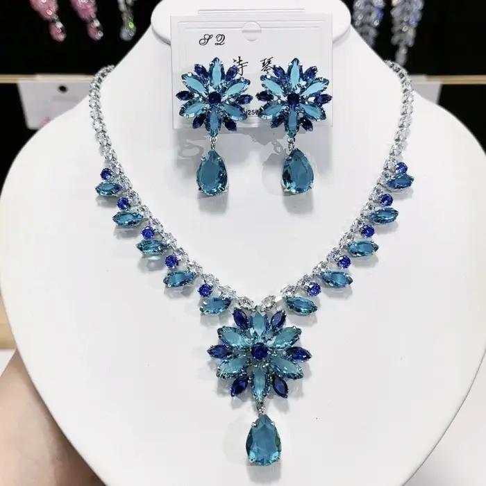 Femmes flocon de neige fleur mode Zircon luxe collier boucles d'oreilles ensemble 2025
