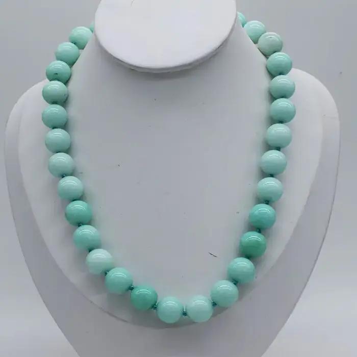 Collier en agate lapis