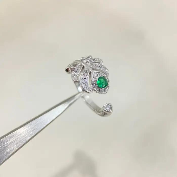 Bague pour femme tendance, design unique, détail plume, accessoire de bijouterie pour femmes élégant