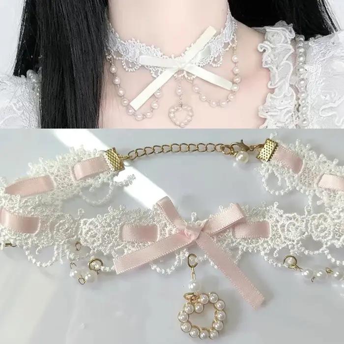 Collier Lolita en dentelle avec pendentif cœur perlé