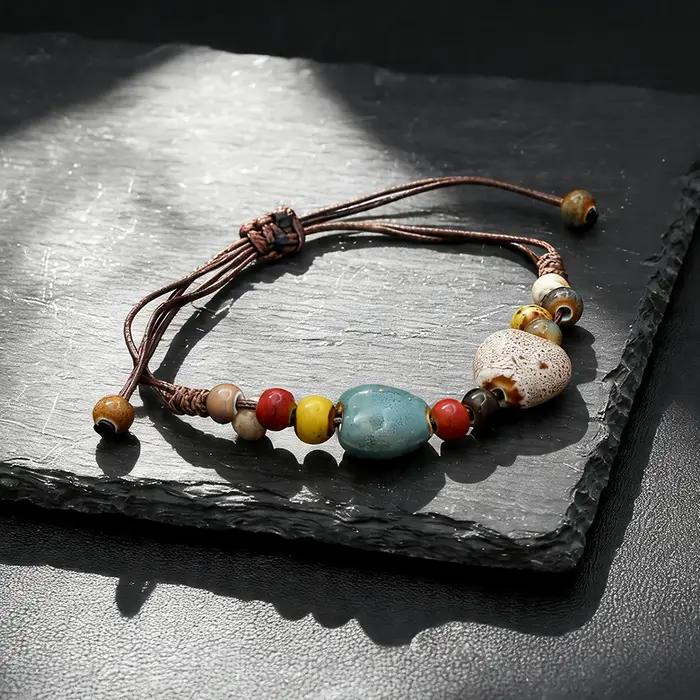 Bracelet en céramique bleu clair fait à la main pour femme