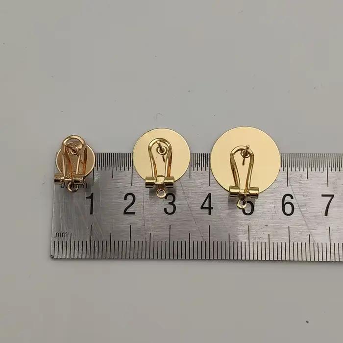 Réinitialisation d'oreille en métal doré et argenté avec épingle, clip d'oreille en cuivre, recherche de boucle d'oreille bricolage, document, 15mm, 20 pièces