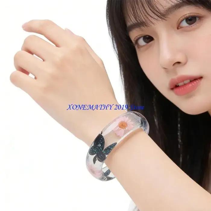 F42F – Bracelet élégant en résine florale