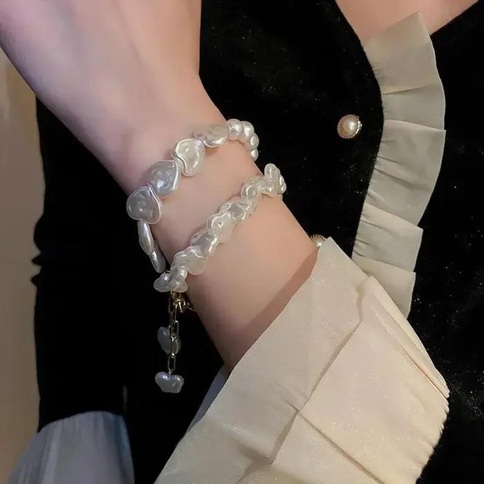 Bracelet élégant en perles baroques pour femmes