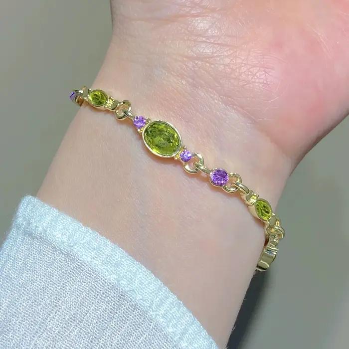 Bracelet de luxe en acier inoxydable pour femmes avec breloque en zircon pour les soirées et cadeaux d'anniversaire