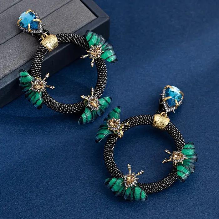 Boucles d'oreilles, collier
