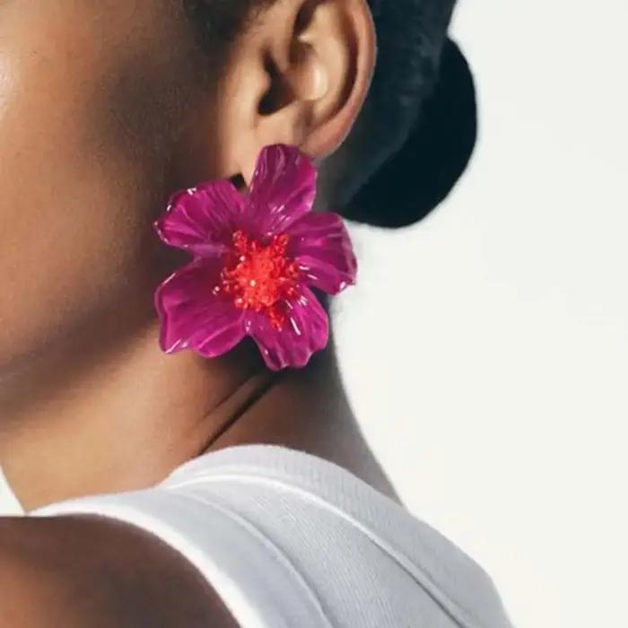 Boucles d'oreilles à fleurs transparentes en acrylique coloré pour femmes