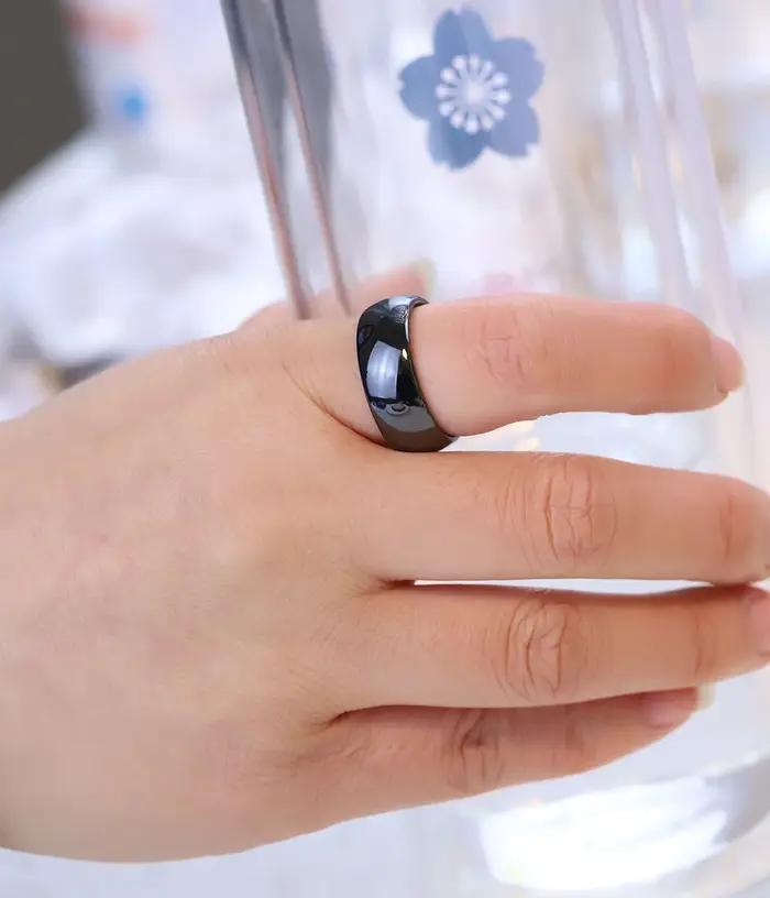 Bague en céramique rose/blanc/noir lisse pour femmes