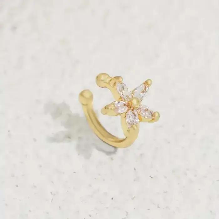 Clip d'oreille en forme de fleur en Zircon pour femmes et filles, cristal brillant de luxe, Non Piercing, boucles d'oreilles, bijoux cadeaux de mariage