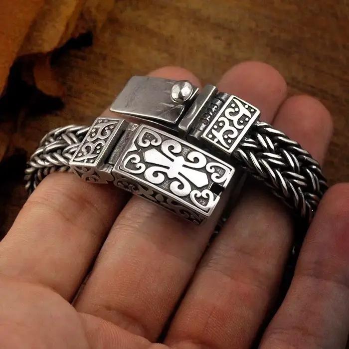 Super Promo Bracelet à Breloques en Argent Pur S925 100% avec Motif Raisin Éternel et Chaîne Large Tressée – Bijoux