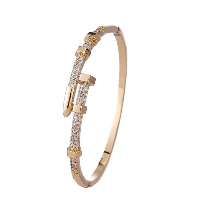 Nouveau Bracelet à ongles en diamant incolore personnalisé polyvalent avec Design de sens avancé