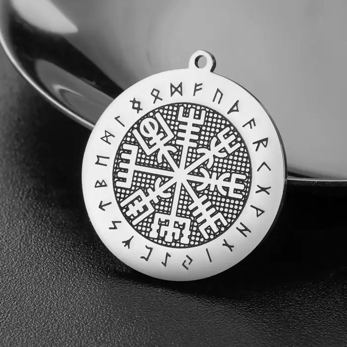 Pendentif rond Wicca Norse Viking Runes acier inoxydable pour hommes et femmes occasions spéciales celtiques et wicca