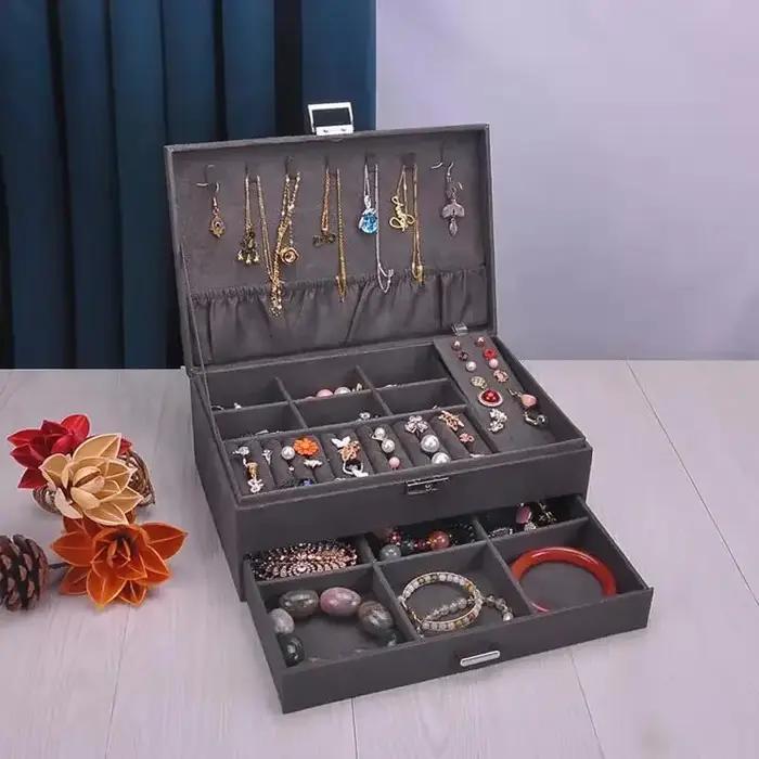 Boîte à bijoux en bois double couche avec doublure en velours pour rangement et protection de colliers et bijoux pour femmes occasions spéciales
