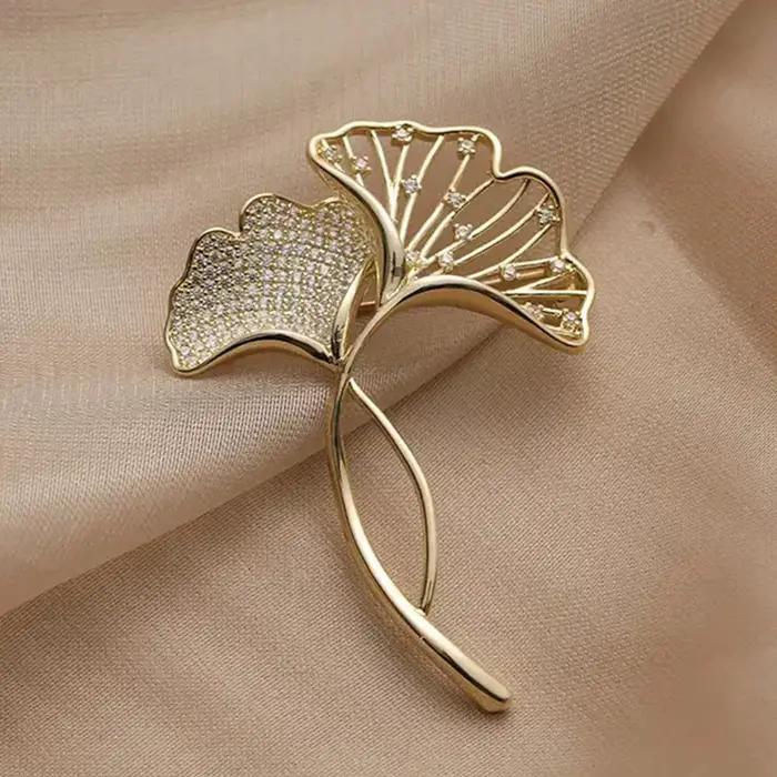 Broches rétro élégantes en forme de feuille de Ginkgo en or jaune clair avec strass pour femmes pour mariage et occasions spéciales