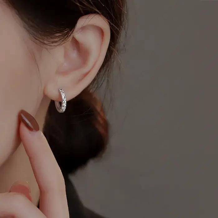 Boucles d'oreilles étoiles de Rotterdam en argent regardé 925 pour femmes, bijoux minimalistes et élégants pour occasions spéciales et quotidiennes